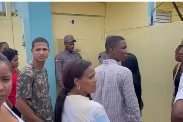 Reportan motín en Najayo Hombres; familiares desesperados por no tener noticia