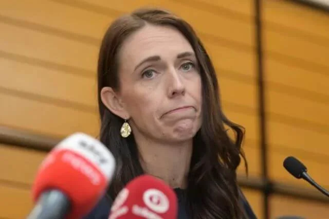 Dimete la primera ministra de Nueva Zelanda