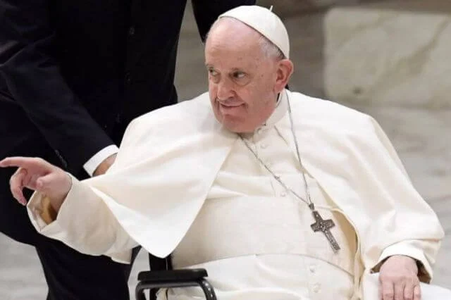 El papa Francisco: “La homosexualidad no es un delito, pero sí un «pecado»
