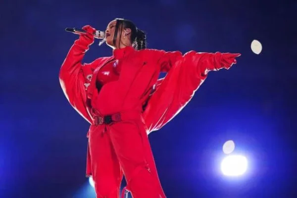 Rihanna incrementa sus reproducciones de Spotify en un 640 % tras actuación en el Super Bowl