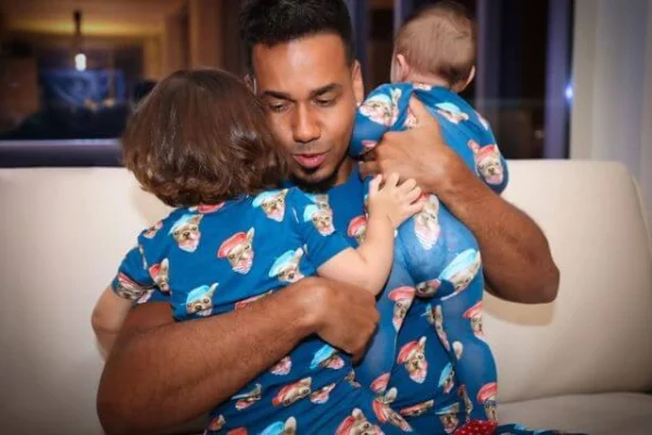 Romeo Santos presenta a su cuarto hijo «Milano»