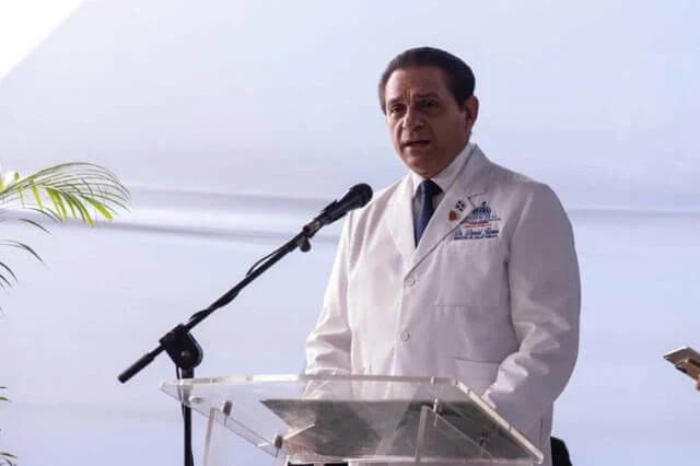 Ministro de Salud sobre conflicto con ARS: No se resuelve parando las consultas con seguro médico