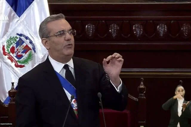 Abinader: “El programa Supérate impactó a uno de cada tres dominicanos”