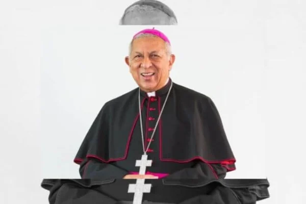 Monseñor De la Rosa y Carpio sufre derrame cerebral