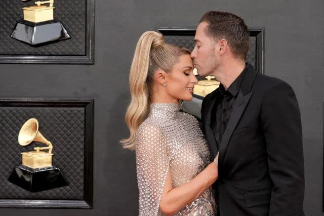 Las fotos más tiernas con las que Paris Hilton da a conocer a su hijo Phoenix