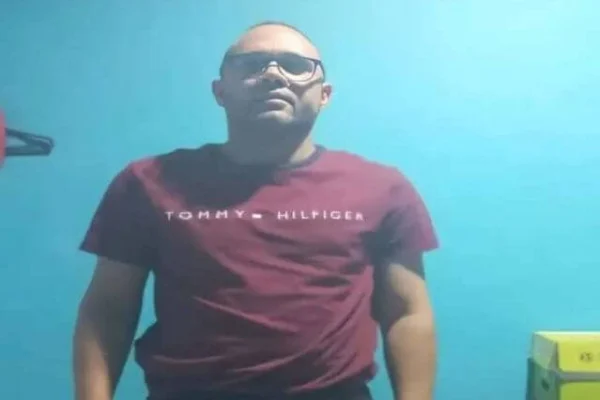 Imponen 12 meses de prisión preventiva a maestro acusado de violación a Esmeralda Richiez