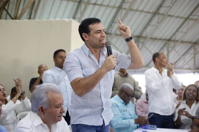 Roberto Ángel afirma mayoría población expresa confianza en Abinader y aprueba su gestión