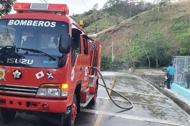 Fuego en Jarabacoa está controlado al 70%
