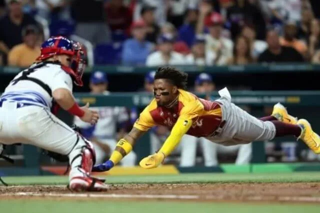 Puerto Rico «no se quita» y sigue adelante pese a derrota ante Venezuela