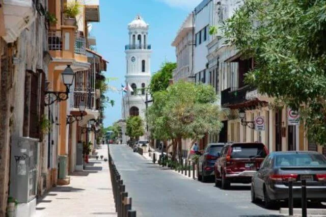 Anuncian rutas alternas por trabajos en calles de Ciudad Colonial