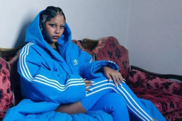 Multitud recibe a Tokischa en Chile previo a su participación en el festival Lollapalooza