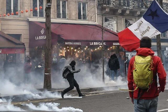 Disturbios en Francia dejan 149 policías heridos y 172 detenidos