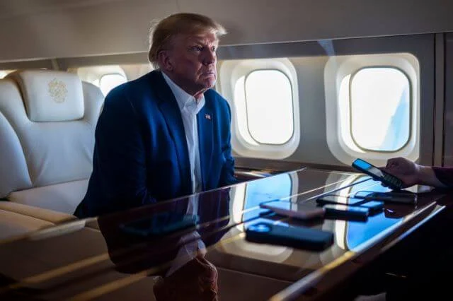 Trump regresa a Florida tras su comparecencia en el tribunal