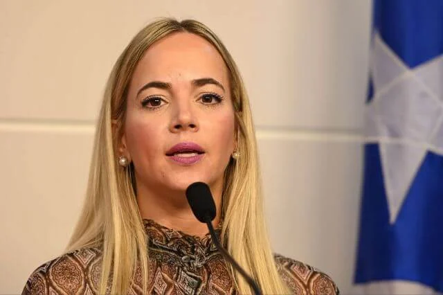 Discutirán en Puerto Rico medida de padres autorizando a hijas poder abortar