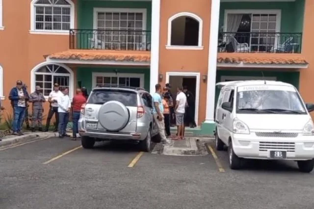 Vigilante mata dos mujeres y un hombre, una de ella su esposa, y hiere tres personas en Bonao