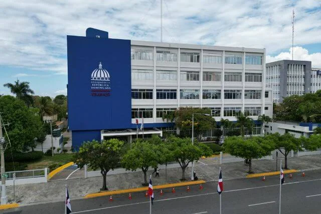 Ministerio de Trabajo invita a feria de empleo para ocupar 698 vacantes en el Distrito Nacional