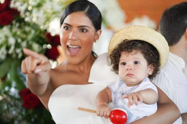 Hijo de Francisca sorprende al cantar “Burbujas de amor” a sus casi dos años