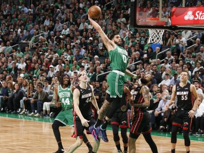 Celtics aplastan a los Heat 110-97, alimentan sus sueños de remontada