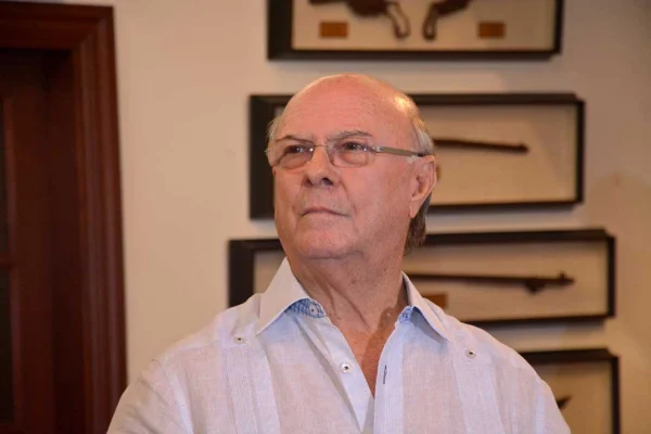 Expresidente Mejía lamenta no haber dejado a Valdez Albizu al frente del  Banco Central