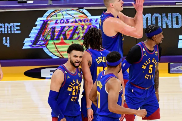 Los Nuggets vencen Lakers y se ponen 3-0 a un paso de las Finales de la NBA