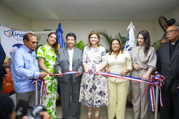 Vicepresidenta y directora INAIPI inauguran CAIPI comunitario en Sabana Perdida