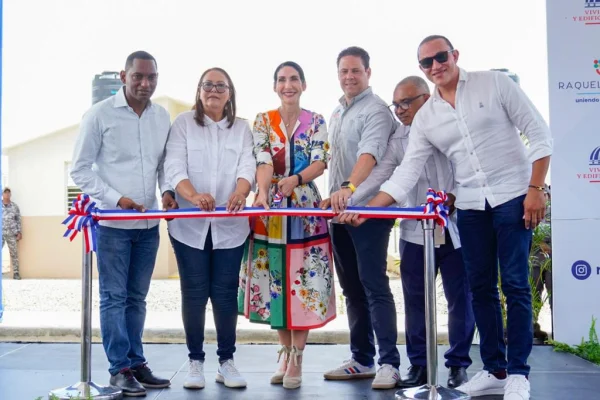 Primera dama gestiona y entrega obras por más de mil millones en Las Matas de Farfán