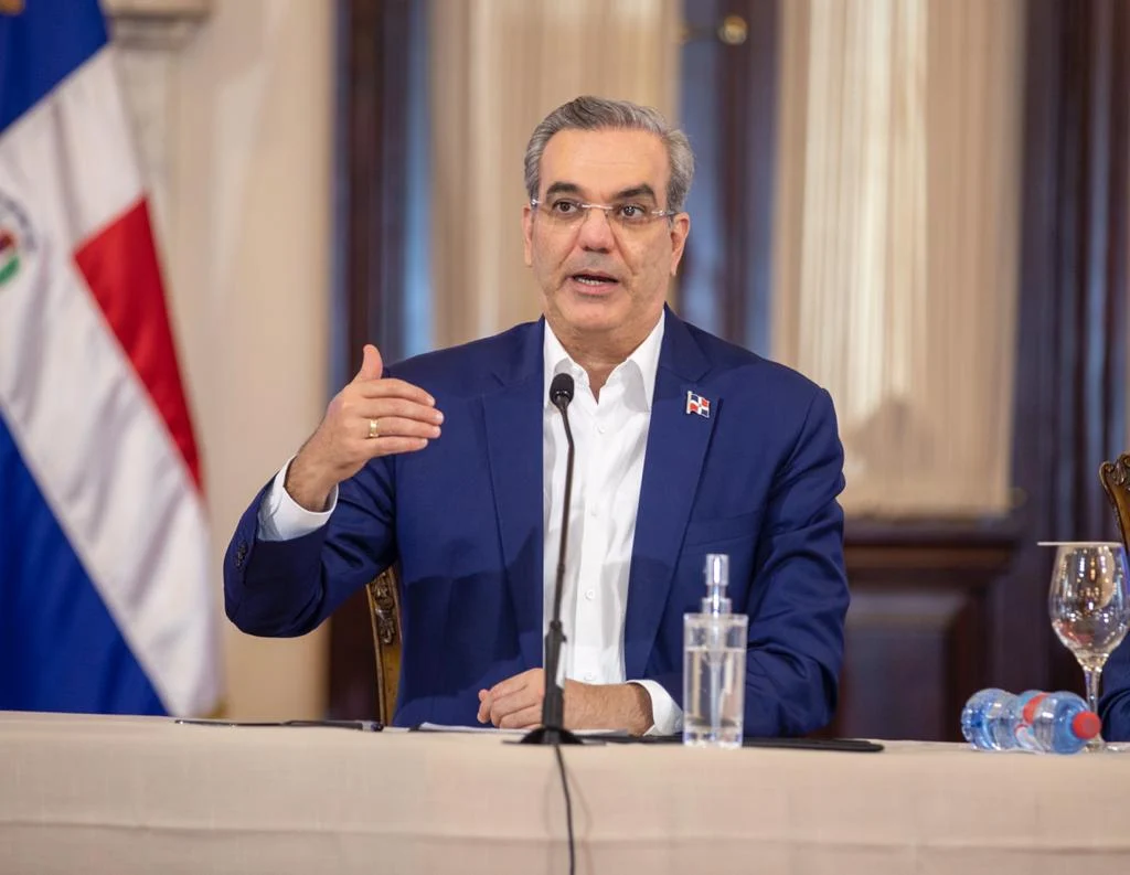 Presidente Abinader destaca «principales logros» del programa gubernamental Burocracia Cero