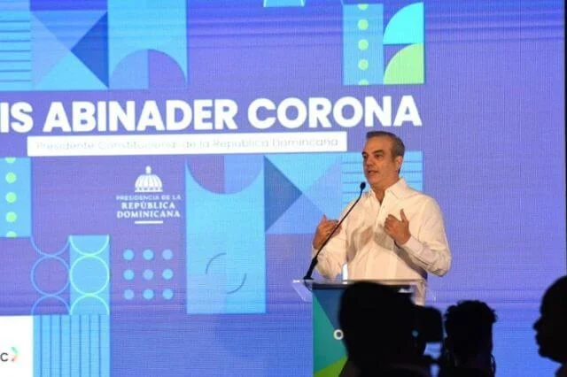 Abinader cree situación de la Cámara de Cuentas es preocupante