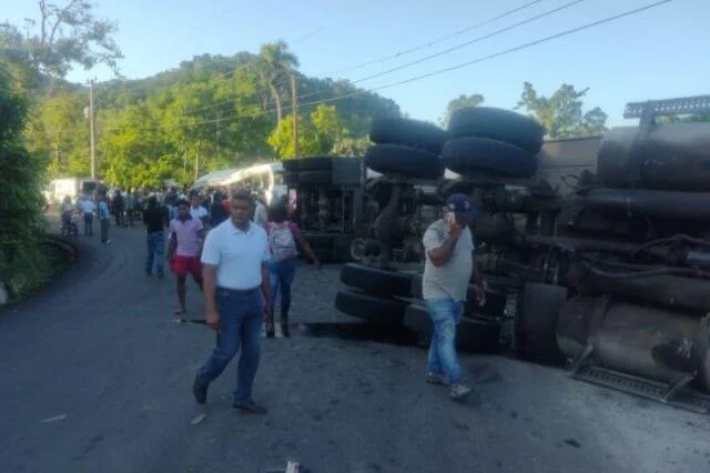 Accidente entre patana y transporte escolar deja varios muertos en Hato Mayor