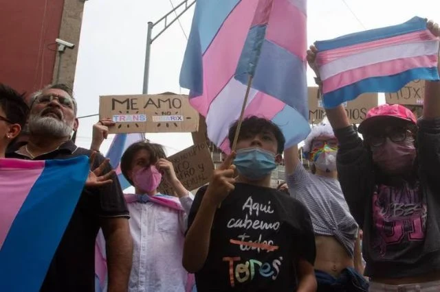Florida prohíbe a personas trans usar baños que no se correspondan con su sexo biológico