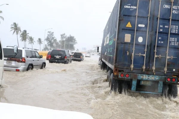Vaguada seguirá generando aguaceros y ráfagas de viento sobre RD este sábado