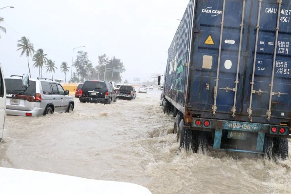 Vaguada seguirá generando aguaceros y ráfagas de viento sobre RD este sábado