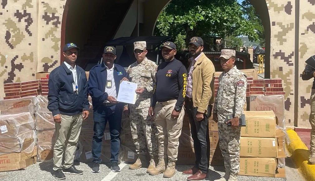 Cesfront entrega 4 MM 450 mil unidades de cigarrillos a DGA