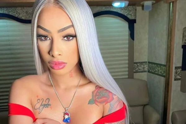 Yailin la más viral podría actuar en Premios Juventud, según su promotor