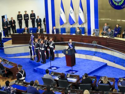 Bukele propone reducir de 262 a 44 las alcaldías de El Salvador