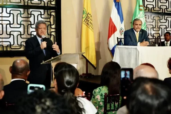 Leonel Fernández al PRM: “Recibí el país en crisis y nunca me quejé”