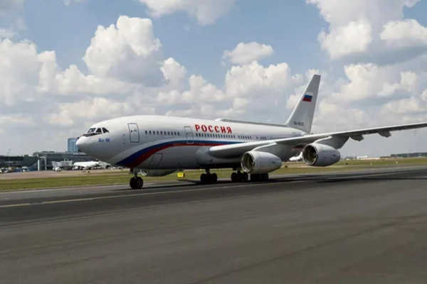 Afirman avión de Putin partió a San Petersburgo tras la amenaza del grupo Wagner de entrar a Moscú