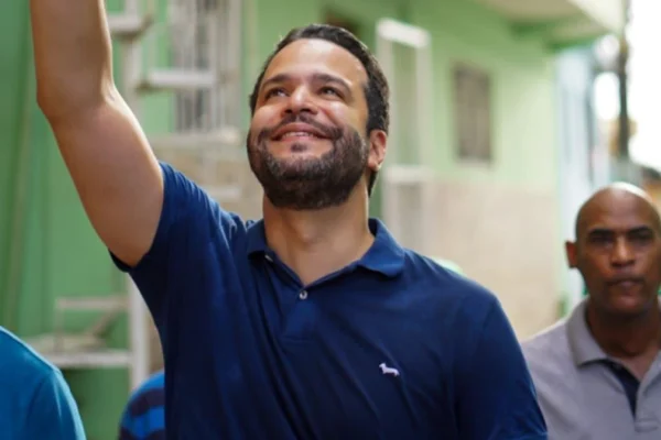 Tras carrera por la Alcaldía del D.N,  Rafael Paz presenta nueva línea grafica