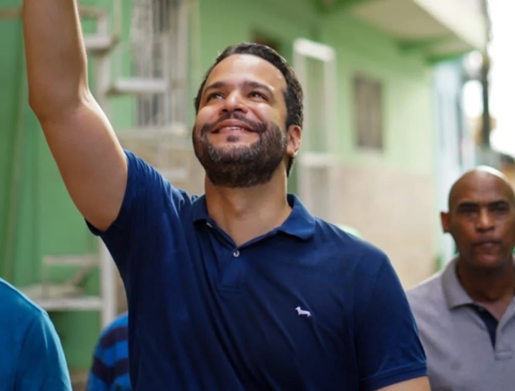 Tras carrera por la Alcaldía del D.N,  Rafael Paz presenta nueva línea grafica