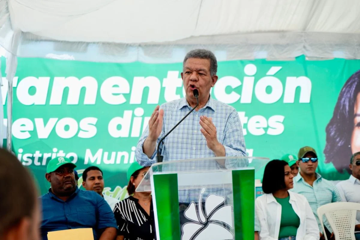 Leonel la emprende contra el Gobierno; denuncia hospital inaugurado tiene cuatro meses paralizado en la Romana