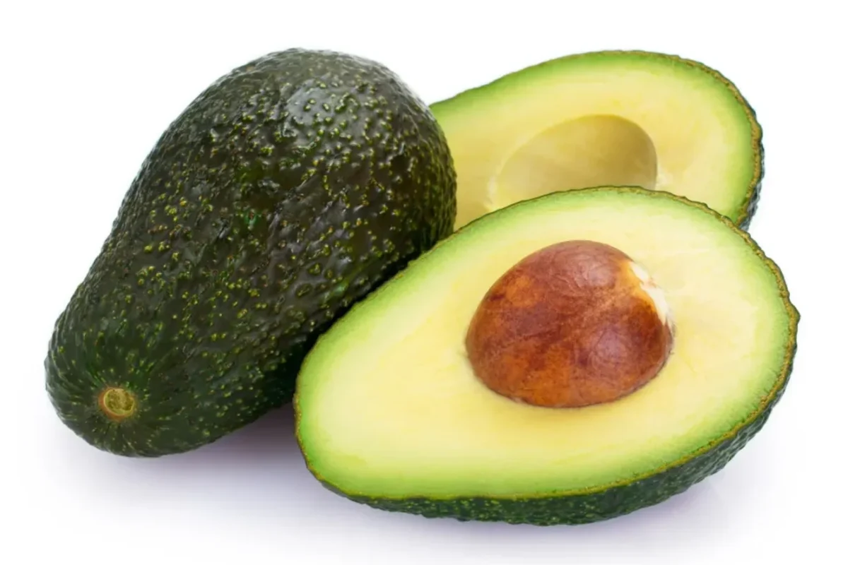 El poder medicinal del aguacate: mejora la salud y es empleado en remedios caseros   