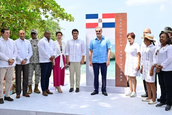 Abinader da picazo para remozamiento del Parque Nacional Submarino La Caleta