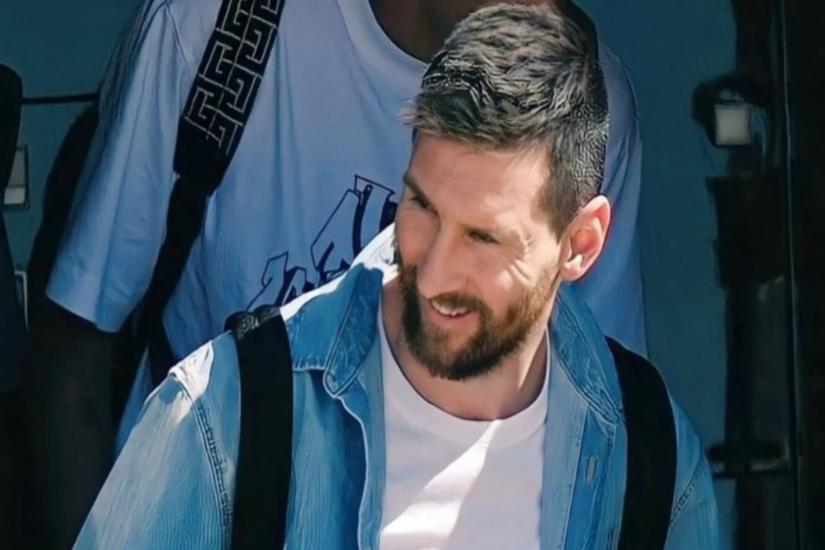 Reciben a Messi con euforia a su llegada a China para jugar amistoso