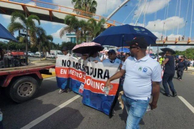 Empleados del Metro vuelven a las calles a protestar