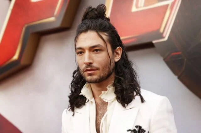 Ezra Miller protagoniza la versión más nostálgica de "The Flash" envuelto en polémicas