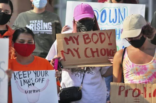 Miles de personas se manifiestan en Londres contra la penalización del aborto