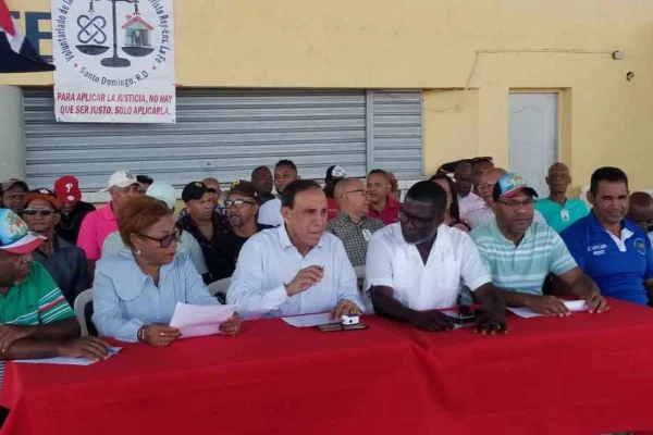 Voluntariado de la Fiscalía Comunitaria de Cristo Rey sale en defensa del sector; Cruz Jiminián lo respalda