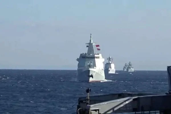 Los regímenes de China y Rusia anunciaron maniobras militares conjuntas en el mar del Japón