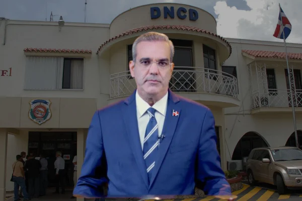 Presidente Abinader emite decreto crea el reglamento de carrera agente DNCD