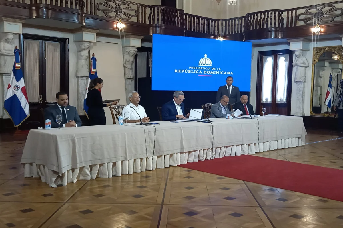 iHabemus Pacto! Gobierno y ADP acuerdan aumento salarial  y cumplimiento del calendario sin interrupciones